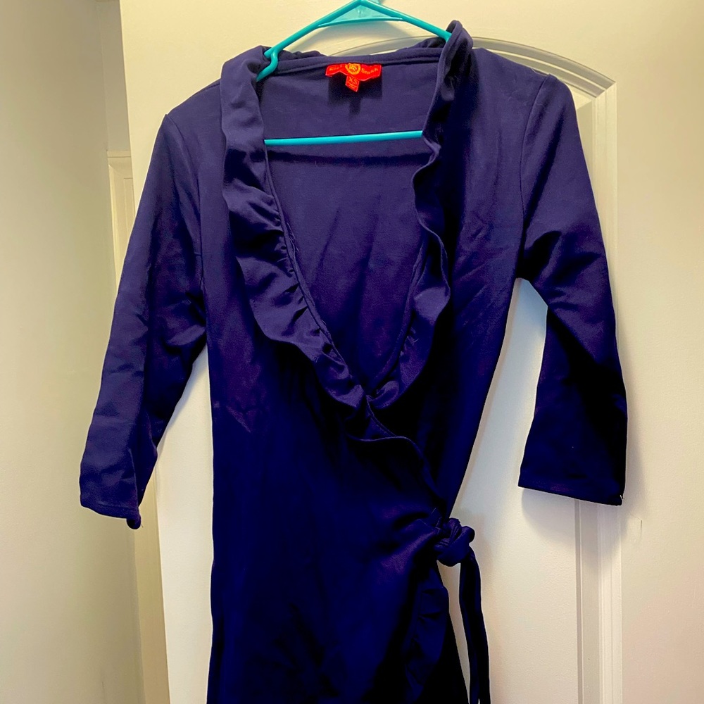 Wrap dress with tie.